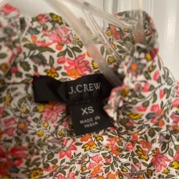 J Crew Fleur top in floral multi from fall 2022. Size XS. Great condition. - Picture 3 of 8